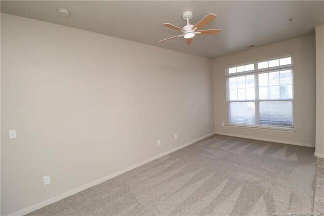 Foto del edificio - 5110 Neuse Commons Ln