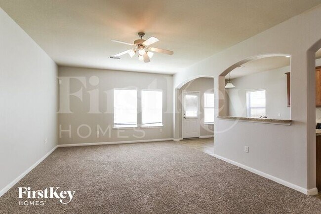 Foto del edificio - 8607 E Highlands Crossing