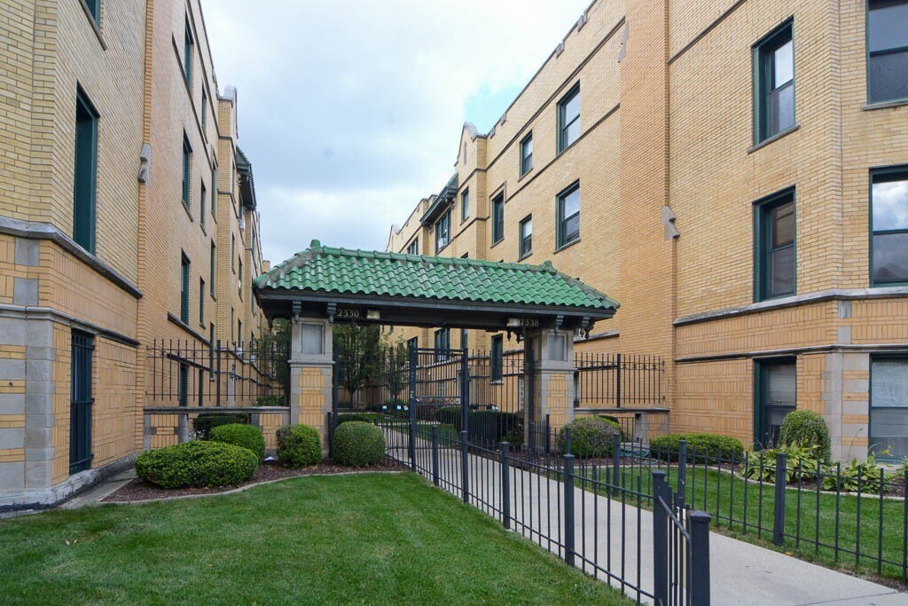Foto principal - 2336 N Spaulding Ave