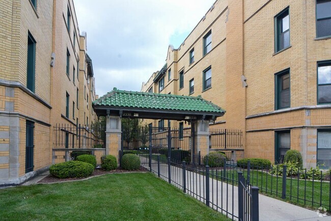 Building Photo - 2336 N Spaulding Ave