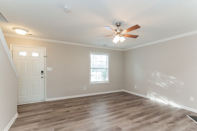 Building Photo - 1011 Lacharette Ln