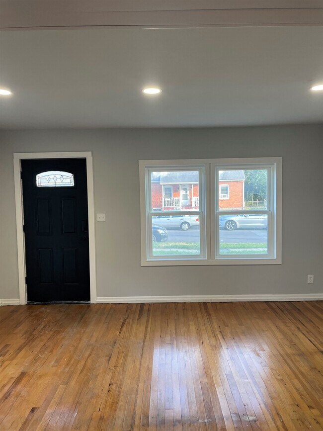 Building Photo - 615 Watson Ave