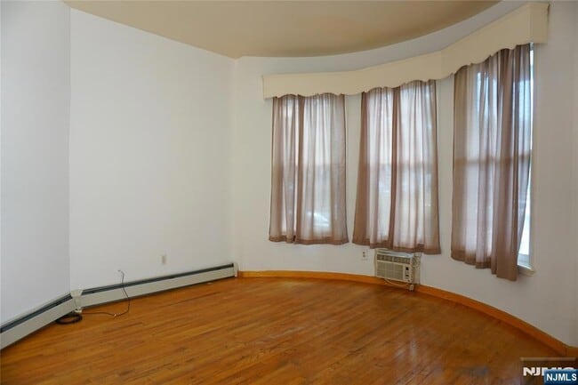 Foto del edificio - 247 Mt Prospect Ave