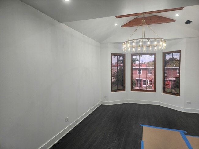 Building Photo - 243 W Swann St