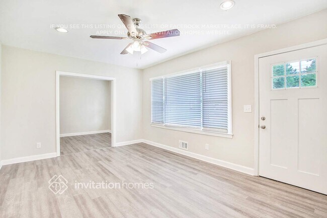 Foto del edificio - 1620 Flintwood Dr SE