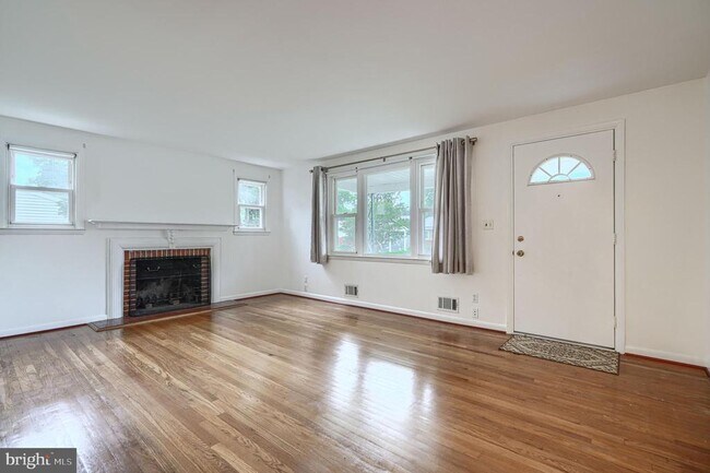 Building Photo - 112 Springside Dr