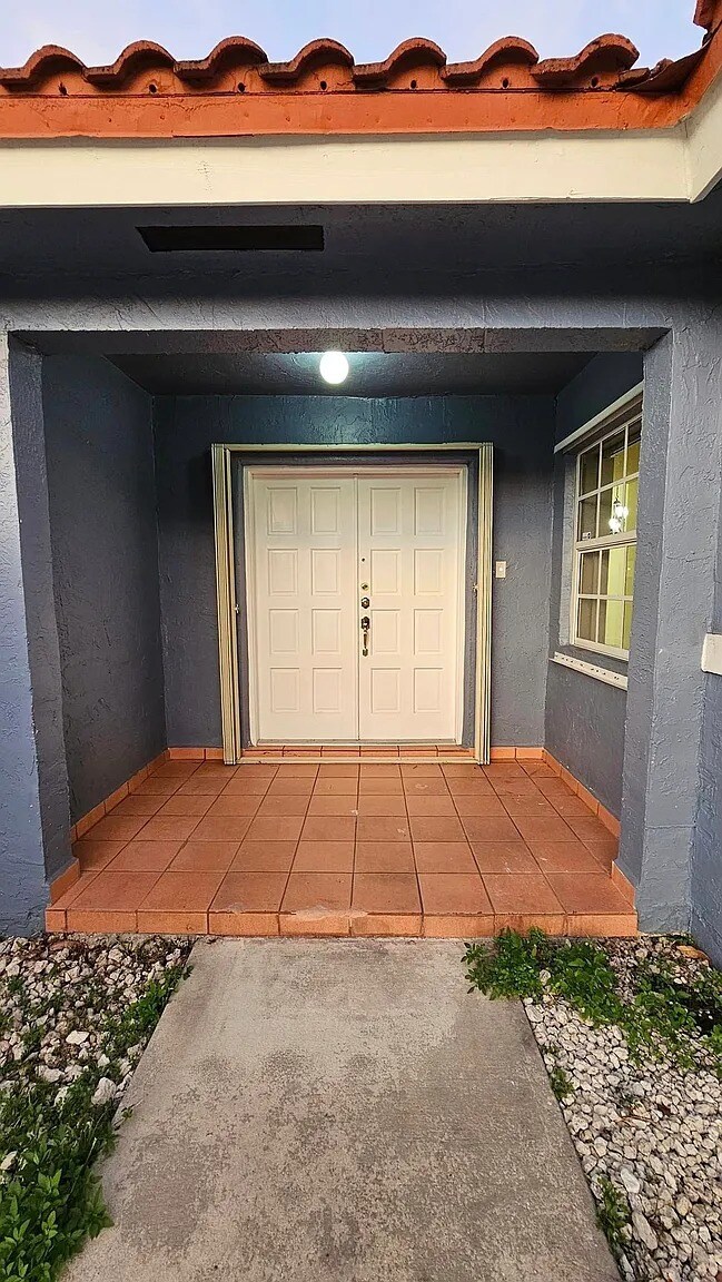 Foto del edificio - 5431 SW 143rd Ave