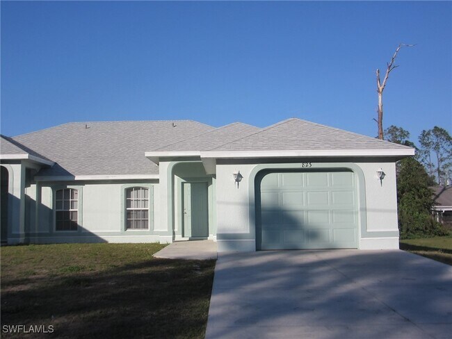 Foto del edificio - 823 Meadow Rd