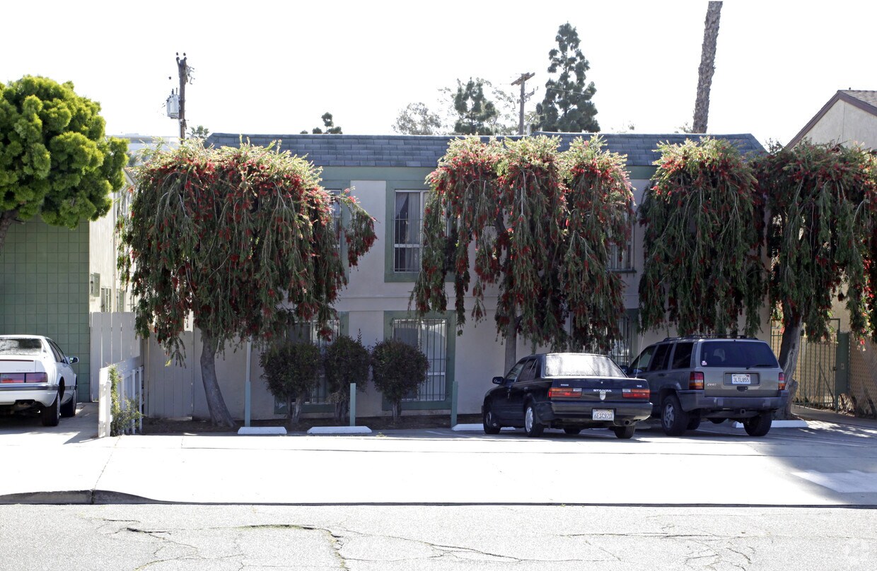 Primary Photo - 4211 Altadena Ave