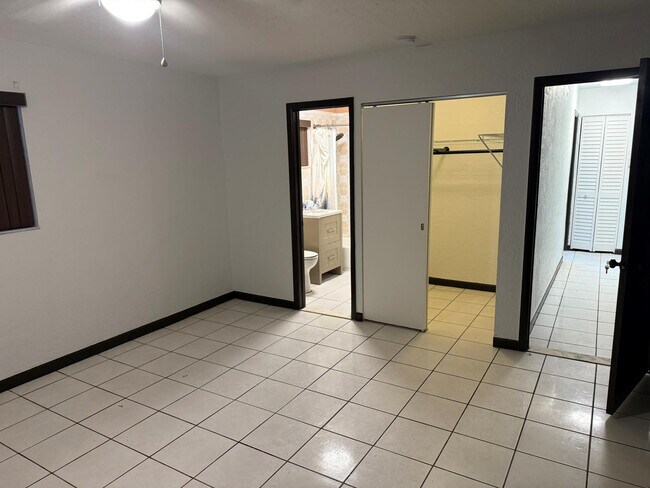 Foto del edificio - 429 NW 15th Ave