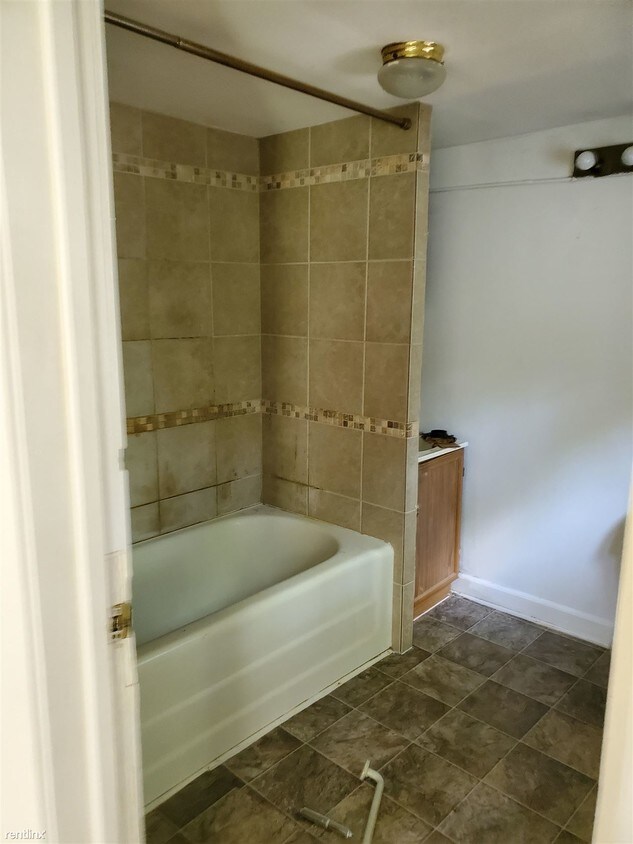 Primary Photo - 1 br, 1 bath House - 3196 Nordman Rd
