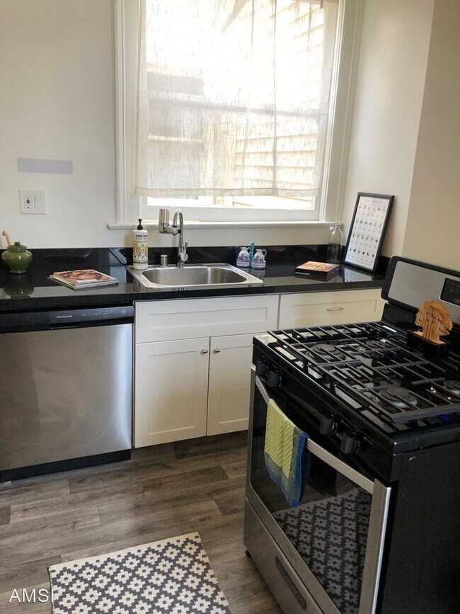 Foto del edificio - 1 br, 1 bath House - 2676 Pine Street #C
