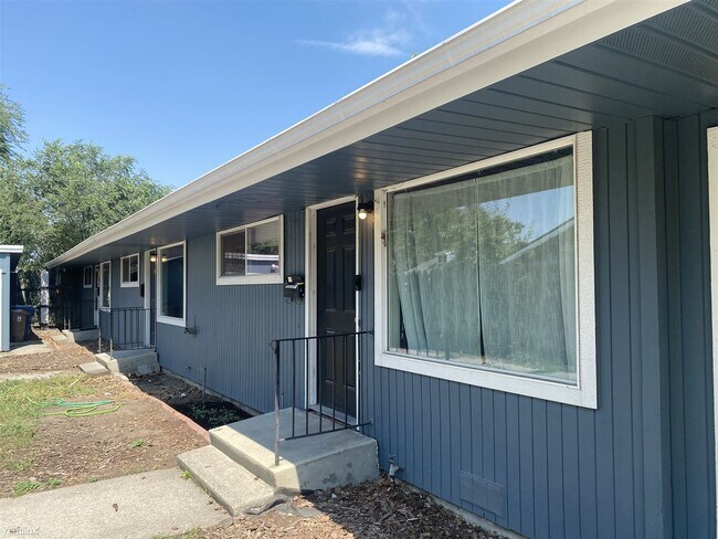 Foto del edificio - 2 br, 1 bath Triplex - 515 East Carlisle A...