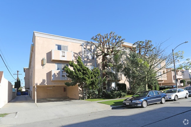 Building Photo - 1020 S Sherbourne Dr