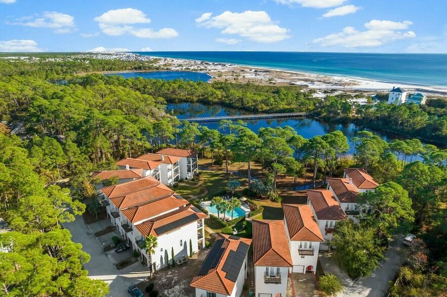 Primary Photo - 68 Mar-A-Lago Blvd