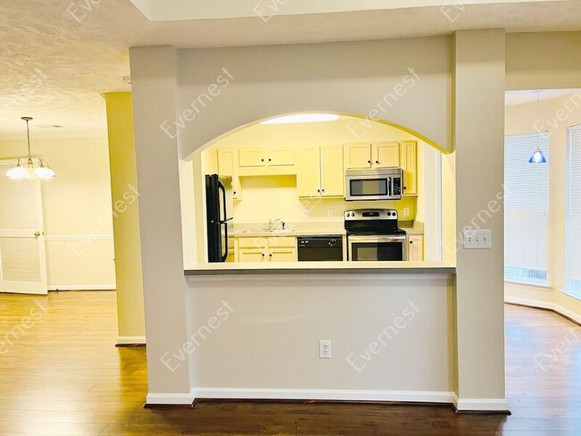 Building Photo - 120 Stanton Hall Ln