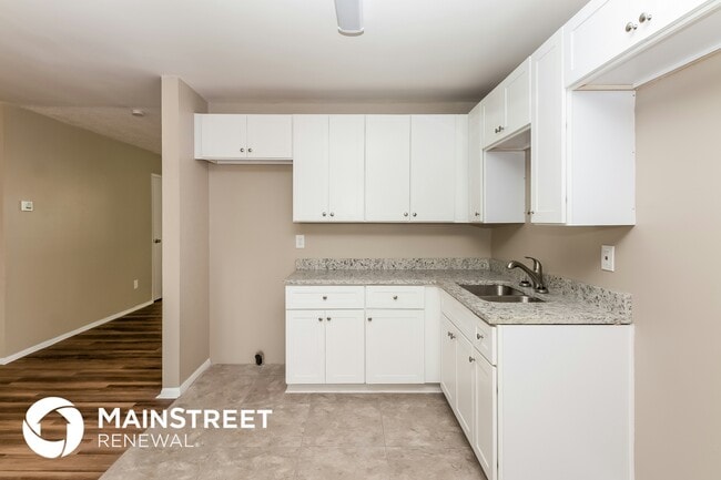 Building Photo - 5922 Heatherwood Ln