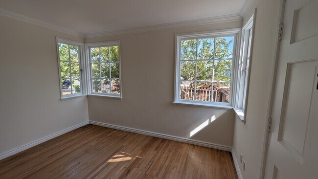 Foto del edificio - 312 W Olive St