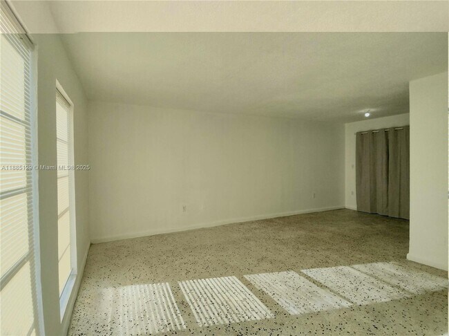 Foto del edificio - 921 SW 7th St