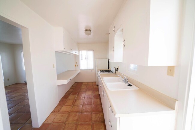 Building Photo - 741 Wave Crest Ct