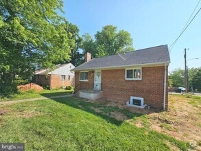 Building Photo - 2115 N Harrison St