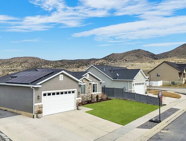 Foto del edificio - 2681 E Clarkstone Dr