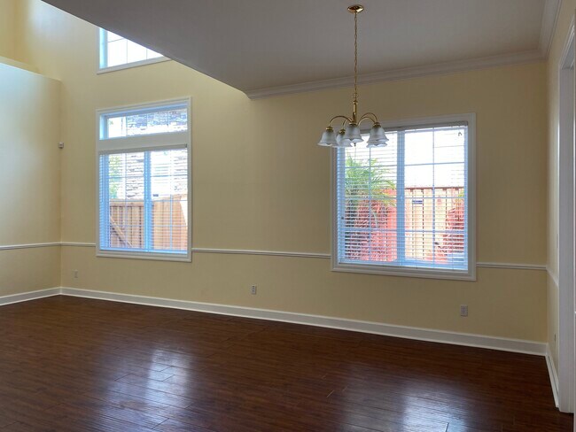 Foto del edificio - 4877 Stonehaven Ln