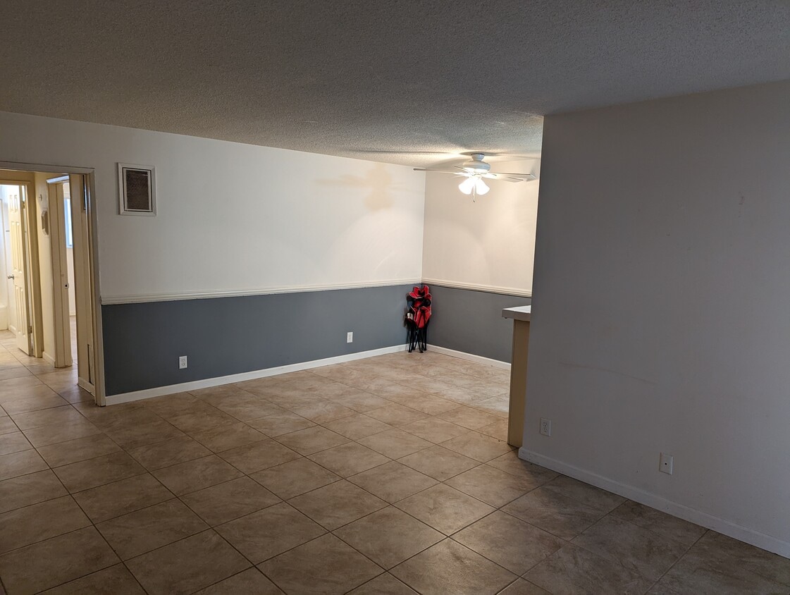 Primary Photo - 3756 Clarington Ave