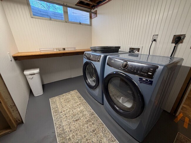 Foto del edificio - Newly remodeled and furnished 1 bedroom