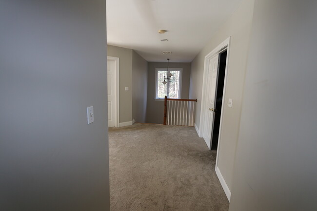 Building Photo - 14 Joyce Ln