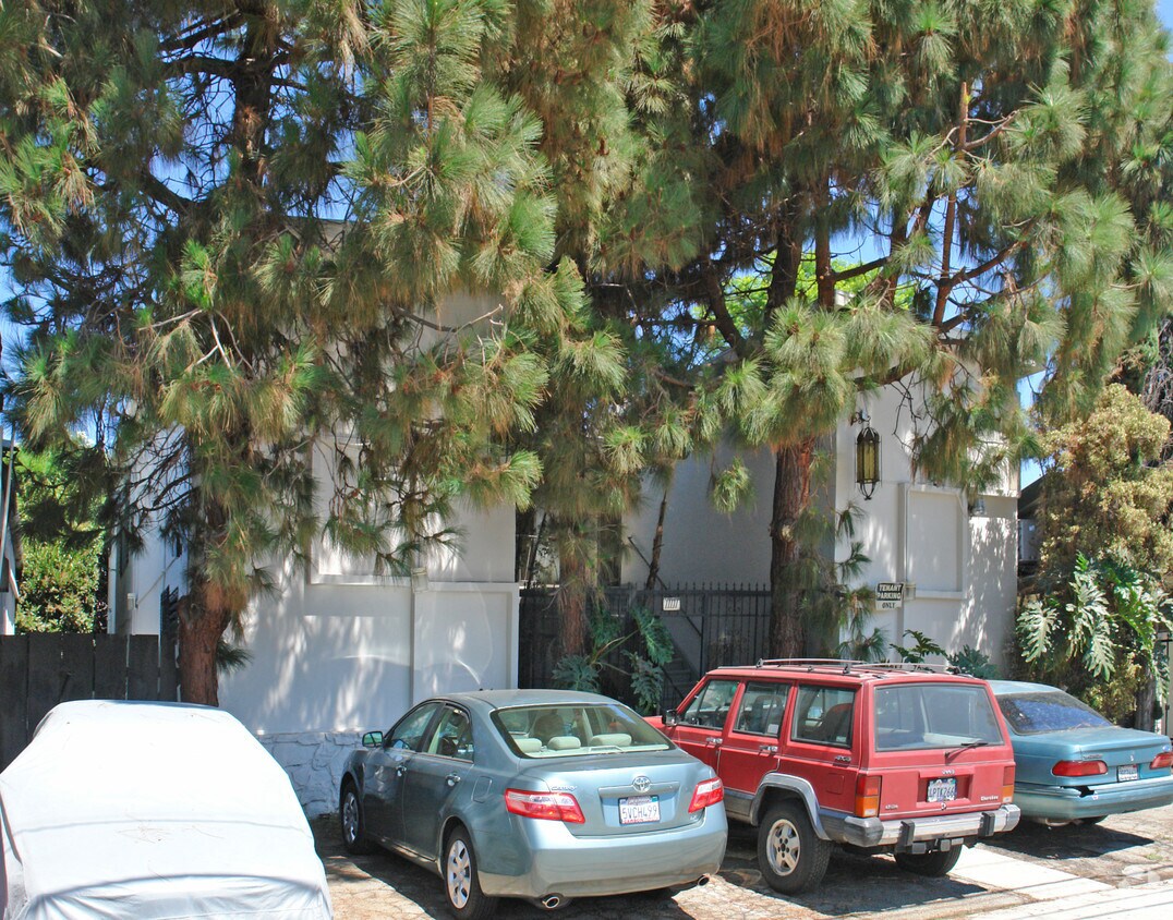 Primary Photo - 11111 Venice Blvd