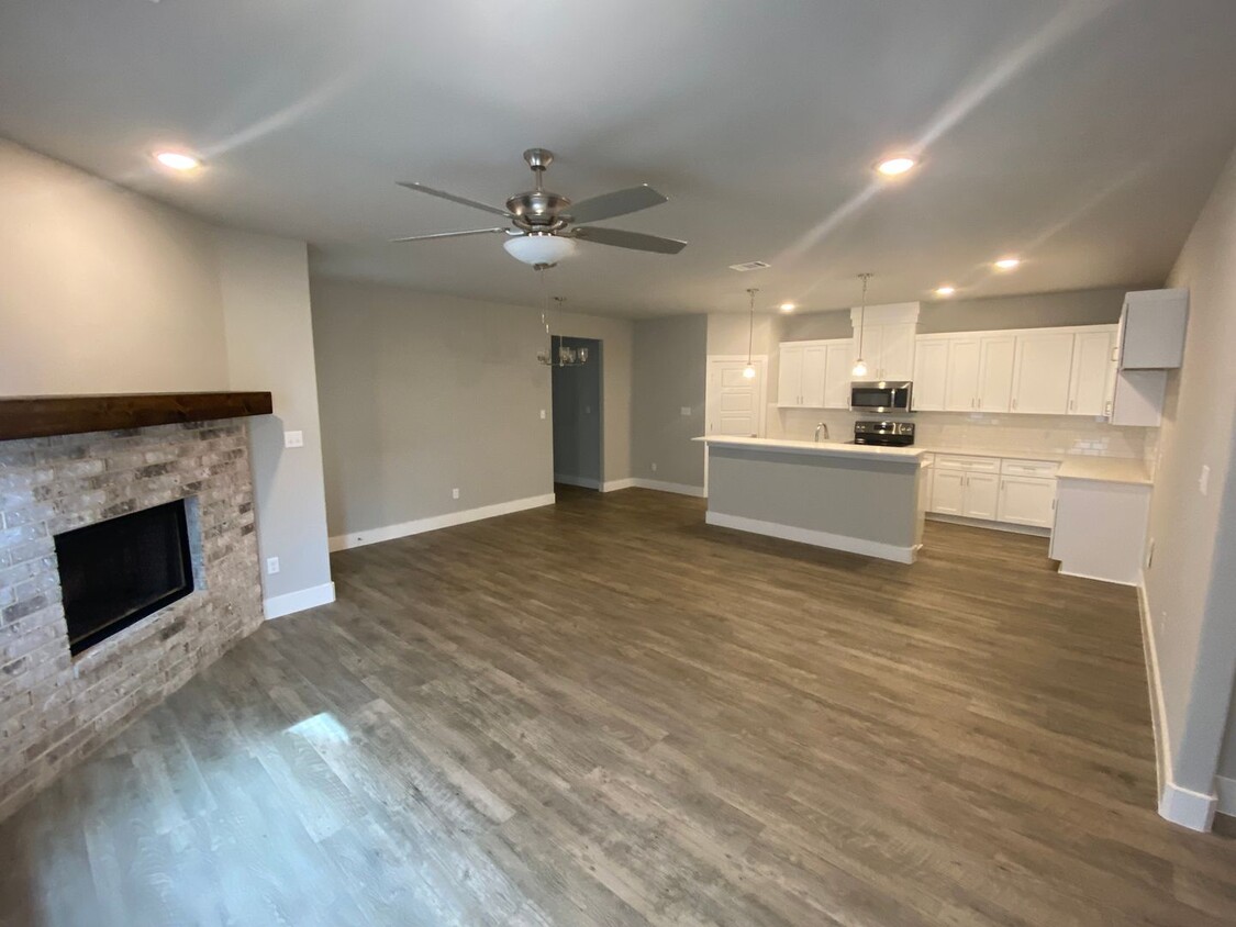 Foto principal - Darling 3/2 Home in Godley