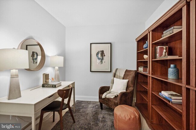 Building Photo - 400 S Broad St