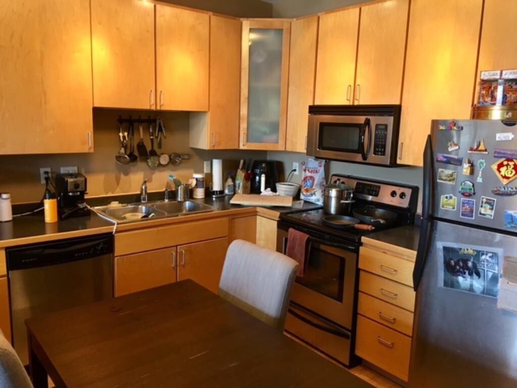 kitchen - 2600 University Ave SE