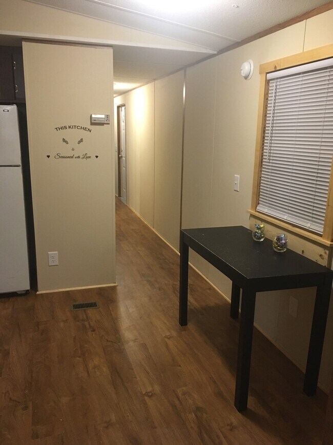 Building Photo - *NEWLY RENOVATED* 3 BR, 2 BA Single Wide i...