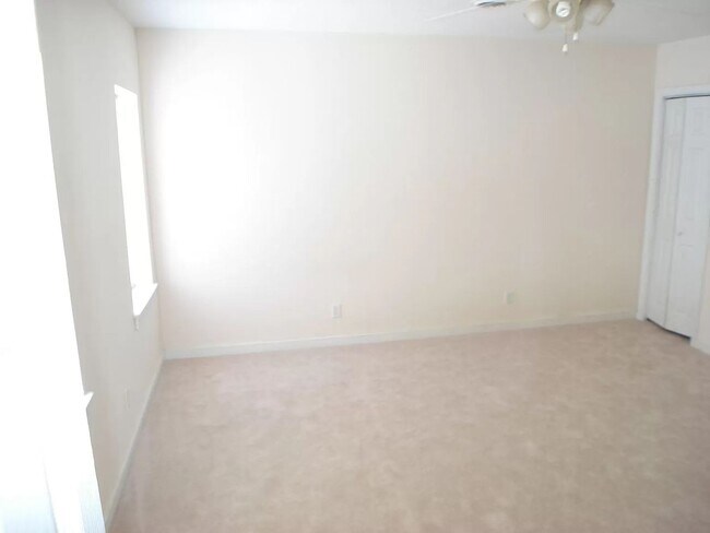 Building Photo - Home Sweet Home! Awesome 4 Bedroom/2 Bath ...