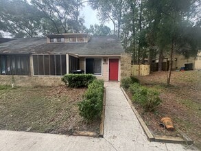 Building Photo - 4229 SW 69th Terrace