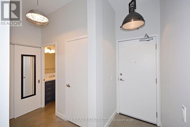 Photo du bâtiment - 952 Kingston Rd