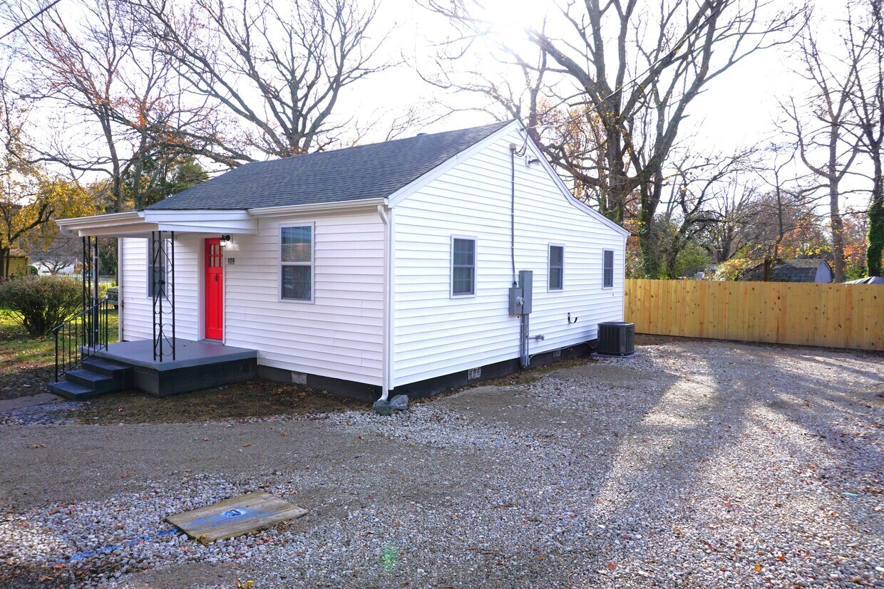 Primary Photo - 109 Berkley St