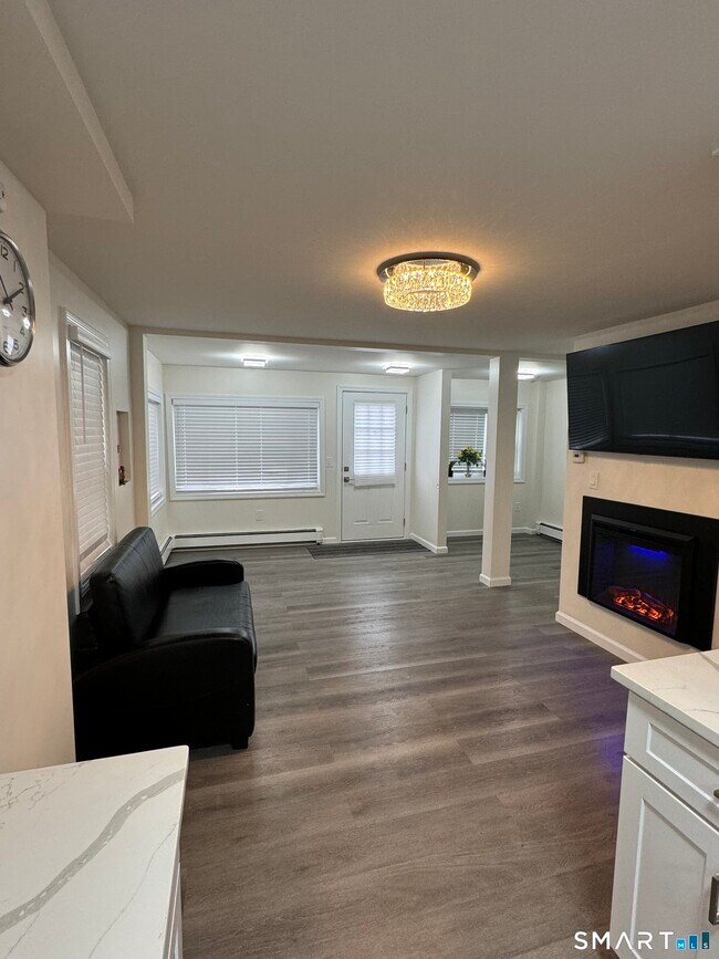 Building Photo - 19 Benham Ave