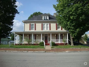 Building Photo - 106 Depot St