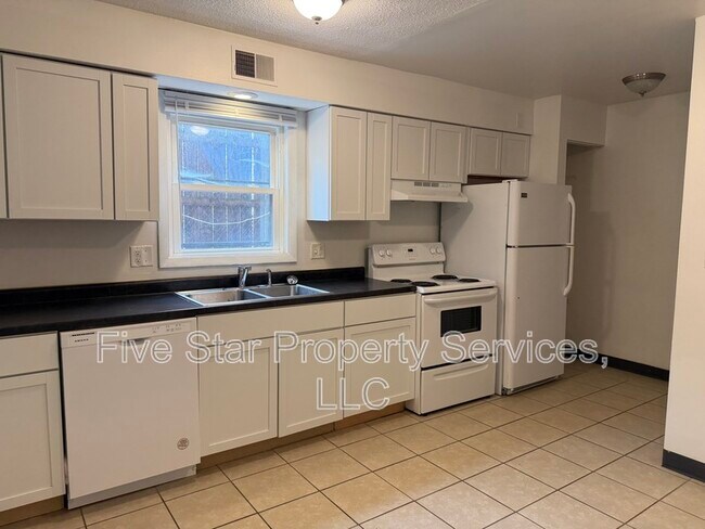 Foto del edificio - 110 W Lake Shore Dr