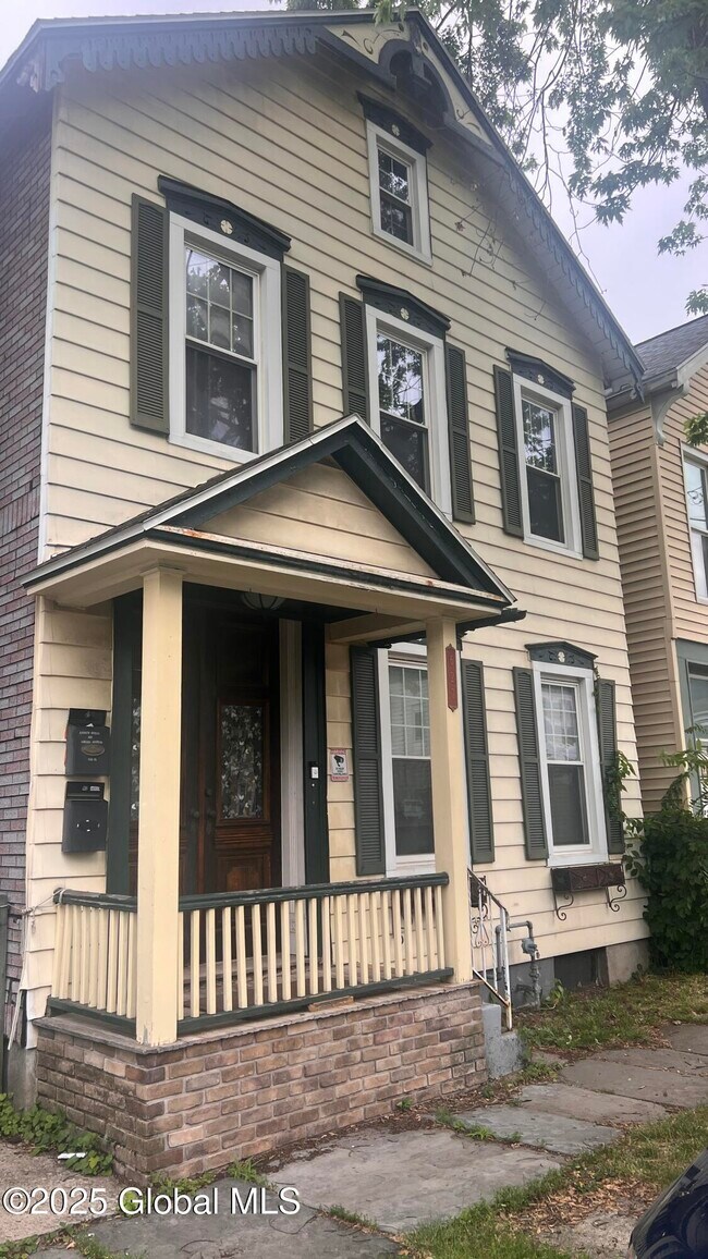 Foto del edificio - 627 4th Ave
