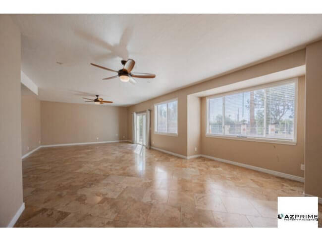 Building Photo - Live The Lifestyle Youve Dreamed Of In This 5/3 Gilbert Jewel Near Kokopelli Golf Course, Where E