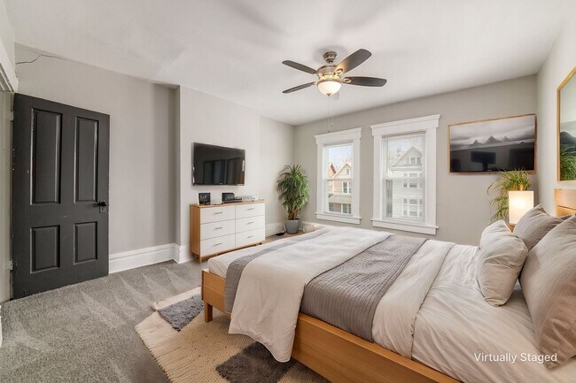 Foto del edificio - Beautiful 2-bed Townhome located in Olde T...