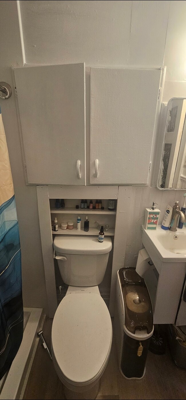 Building Photo - Home