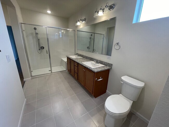 Building Photo - ADA approved 2 bedroom home close to conve...
