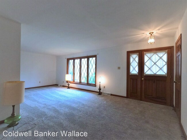 Building Photo - 4 br, 3 bath House - 2963 Meadowview Road