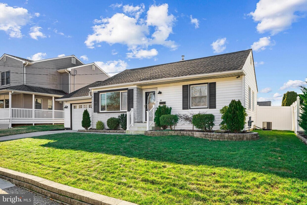 Foto principal - 18 Overbrook Ave
