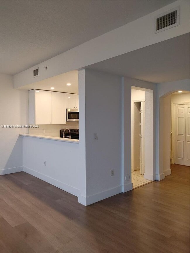 Foto del edificio - 10901 NW 83rd St